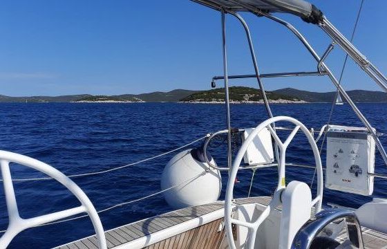 Sailboat Bavaria Cruiser 37 11.3m