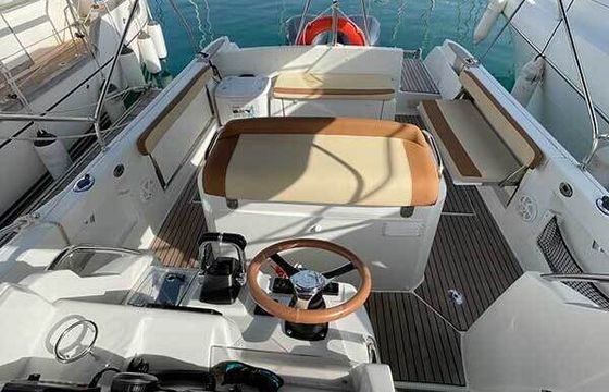 Motorboat Jeanneau Cap Camarat 8.5 Cc 450hp