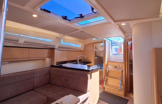 Sailboat HANSE 388 11.4m
