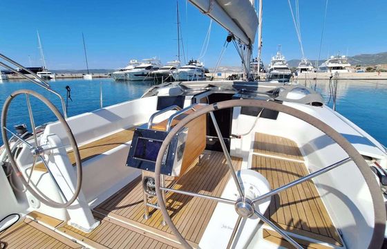 Sailboat HANSE 388 11.4m