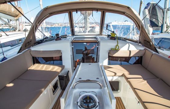 Sailboat Jeanneau Sun Odyssey 440 13.39m