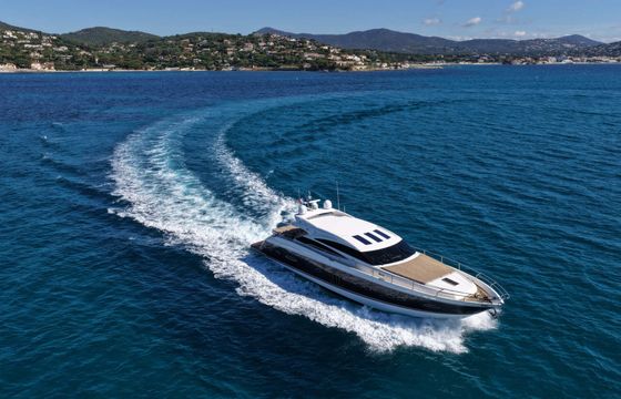 Motorboat Princess V78 1800hp