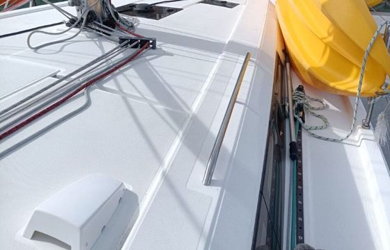 Sailboat BENETEAU OCEANIS 41.1 12.43m