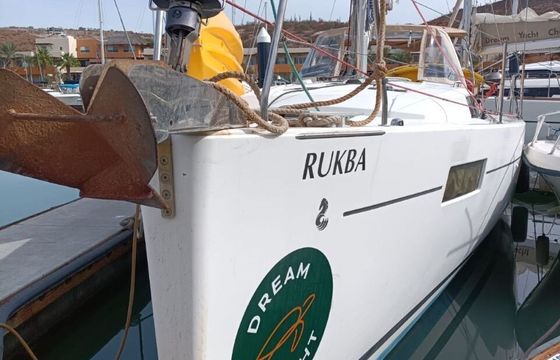 Sailboat BENETEAU OCEANIS 41.1 12.43m