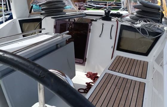 Sailboat BENETEAU OCEANIS 41.1 12.43m