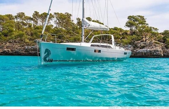 Sailboat BENETEAU OCEANIS 41.1 12.43m
