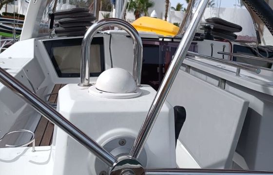 Sailboat BENETEAU OCEANIS 41.1 12.43m