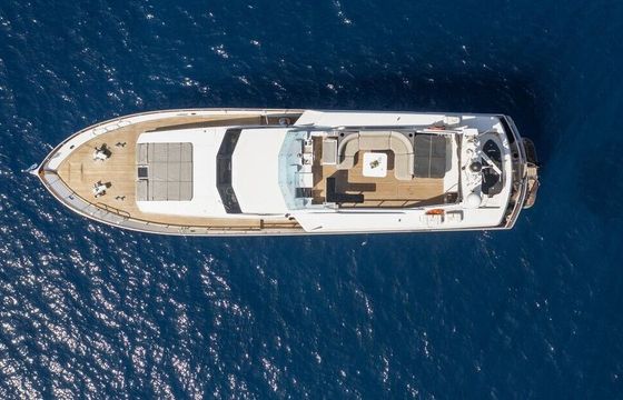 Motor yacht Cantieri di Pisa Akhir 27 2660hp