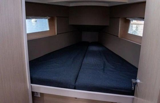 Sailboat Beneteau Oceanis 35 10.45m