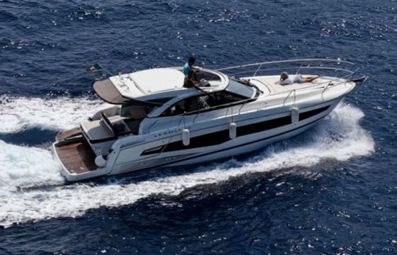 Motorboat Jeannau Leader 36 570hp