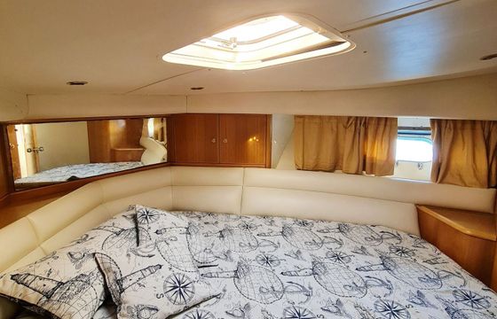 Motorboat PRINCESS 368 600hp