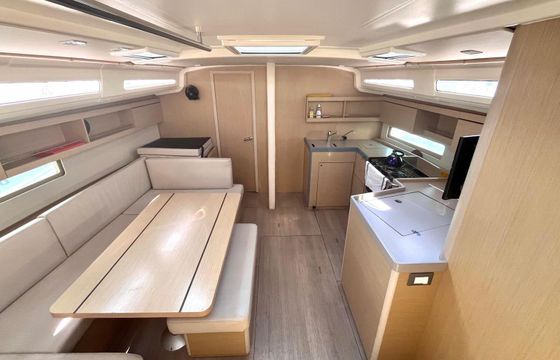 Sailboat 4 OCEANIS 40.1 (3D/2C/0P) - LG 12m