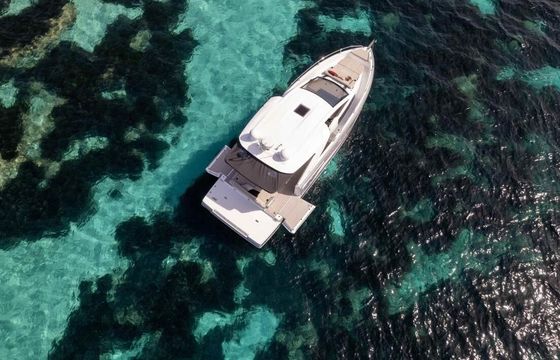 Motor yacht Jeanneau DB 37 640hp