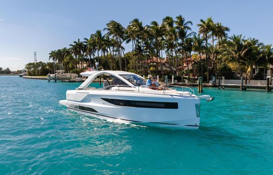 Motor yacht Jeanneau DB 37 640hp