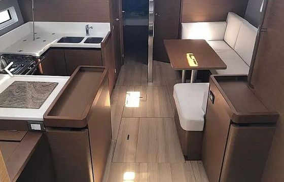 Sailboat Jeanneau Sun Odyssey 440 13m