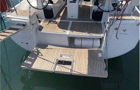 Sailboat Jeanneau Sun Odyssey 440 13m