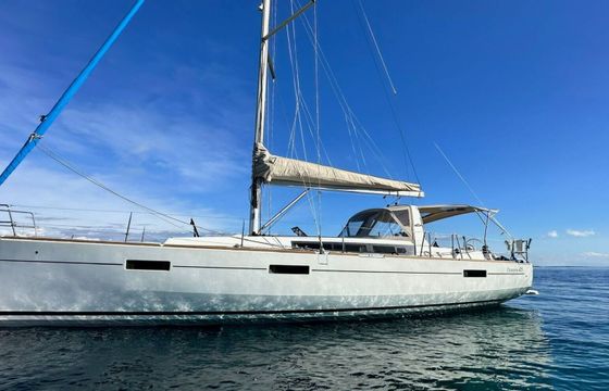 Sailboat Beneteau Oceanis 45 13.7m