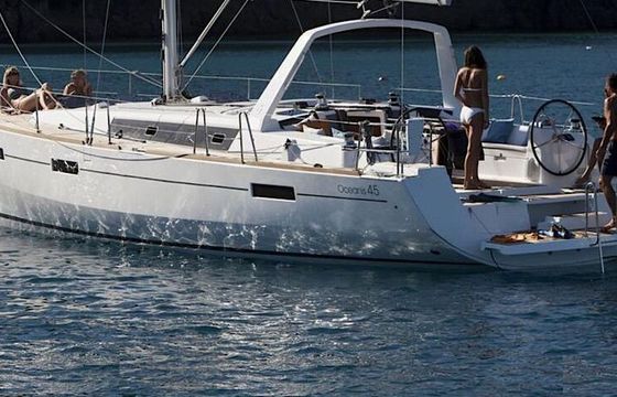 Sailboat Beneteau Oceanis 45 13.7m