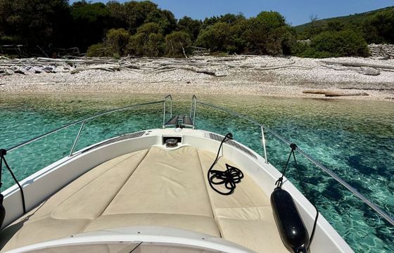 Motorboat Jeanneau Cap Camarat 7.55 250hp