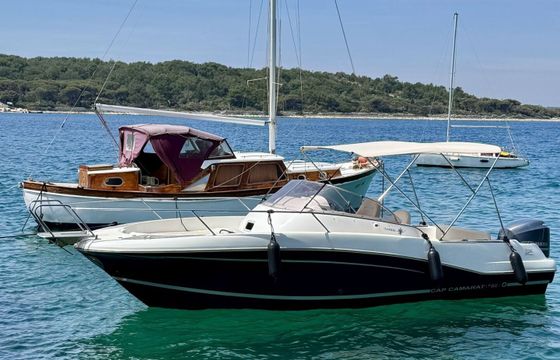 Motorboat Jeanneau Cap Camarat 7.55 250hp