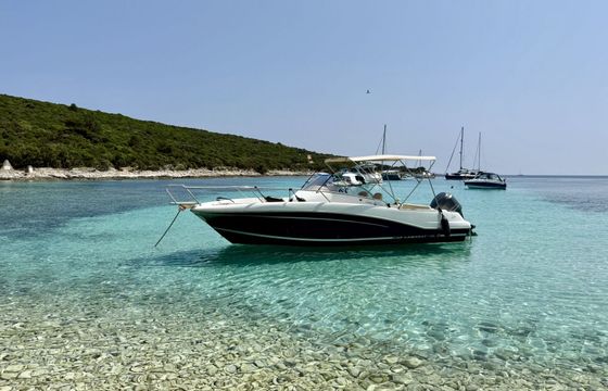 Motorboat Jeanneau Cap Camarat 7.55 250hp