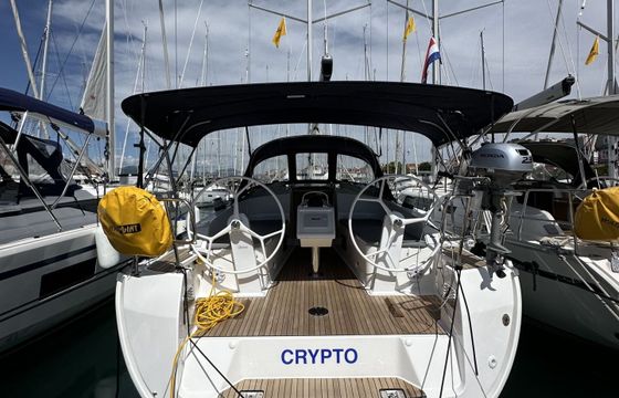 Sailboat Bavaria Cruiser 37 11m