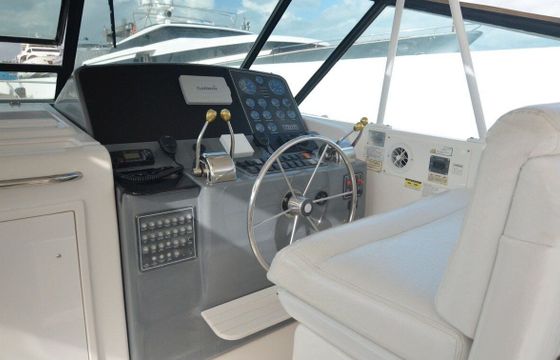 Motorboat Tiara 44