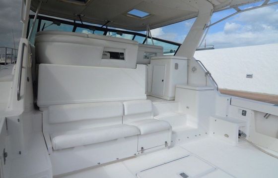 Motorboat Tiara 44