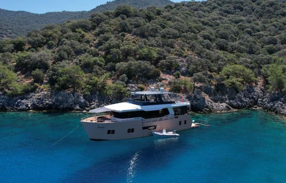 Motor yacht Custom built trawler with capacity of 8 people 2024