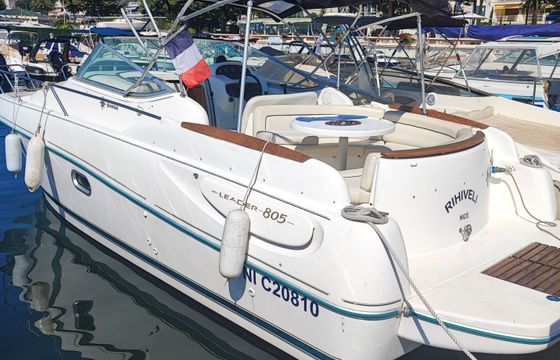 Motorboat Jeanneau Leader 805 320hp