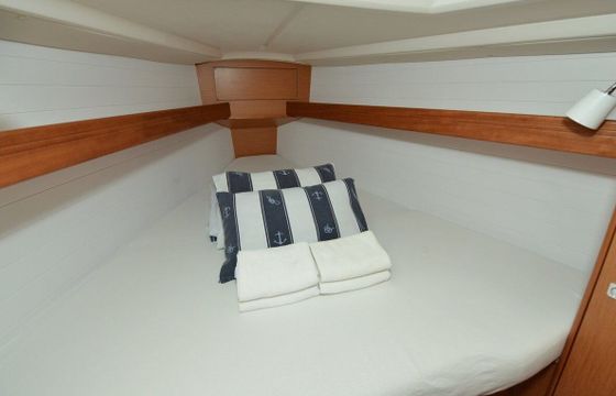 Sailboat BAVARIA 33 CRUISER 10m