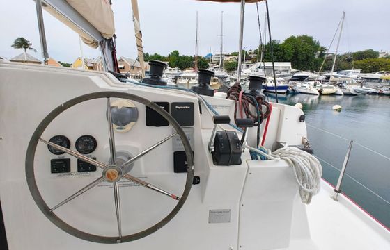 Catamaran Fountaine Pajot Lucia 40 11.73m