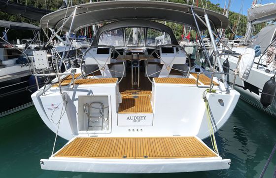 Sailboat HANSE 455 13.95m