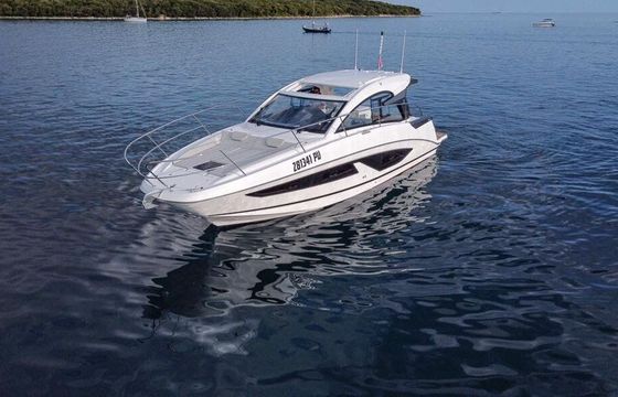 Motorboat Bénéteau Gran Turismo 36 600hp