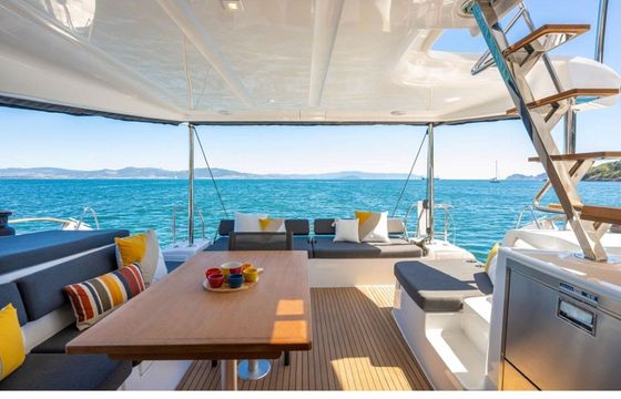 Catamaran LAGOON 43 12m
