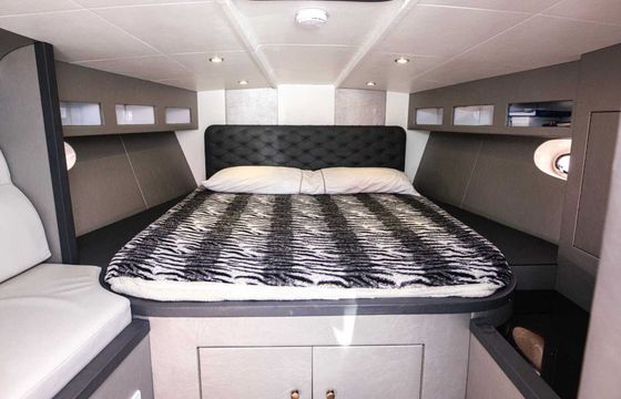 Motorboat Emirates Boat 50ft 1150hp