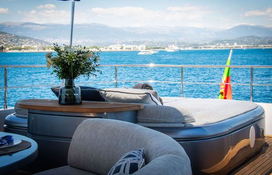 Motor yacht Isa 120 6000hp