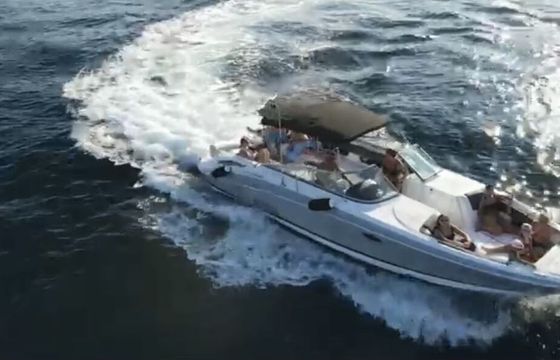 Motorboat Four Winns H310 600hp