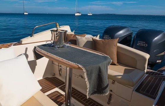 RIB Capelli Tempest 900 Cabin 500hp