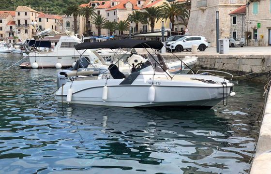 Motorboat BENETEAU Flyer 6.6 Sundeck 200hp