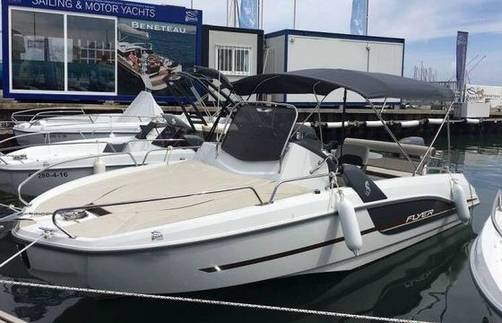 Motorboat BENETEAU Flyer 6.6 Sundeck 200hp