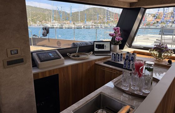 Catamaran Moon Yacht 65 20m