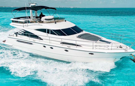 Motorboat Fairline 65 Squadron 1200hp
