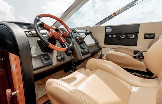 Motorboat Fairline 65 Squadron 1200hp