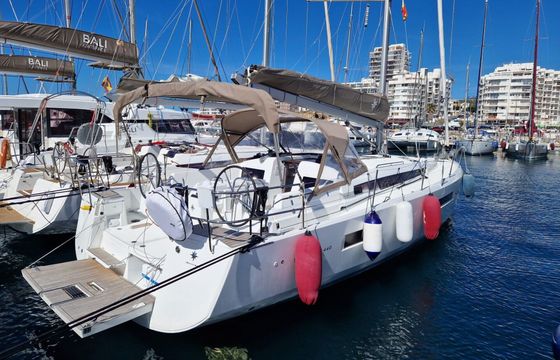 Sailboat JEANNEAU SO 440 13.41m