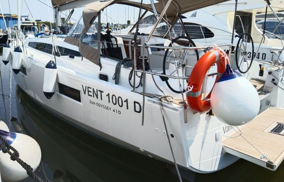 Sailboat Jeanneau Sun Odyssey 410 12m