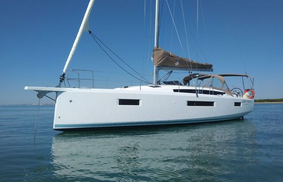 Sailboat Jeanneau Sun Odyssey 410 12m