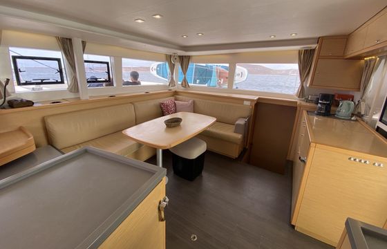 Catamaran Lagoon 450F 13.72m