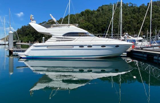 Motorboat Fairline Squadron 42