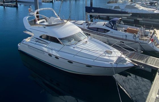 Motorboat Fairline Squadron 42